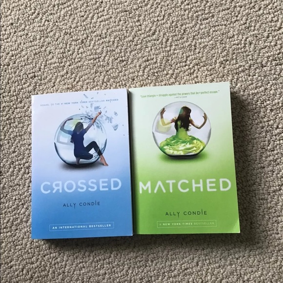 Never used/read matched and crossed book series - Picture 2 of 4